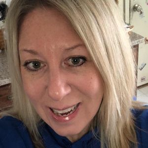 Meet your Posher, Debbie